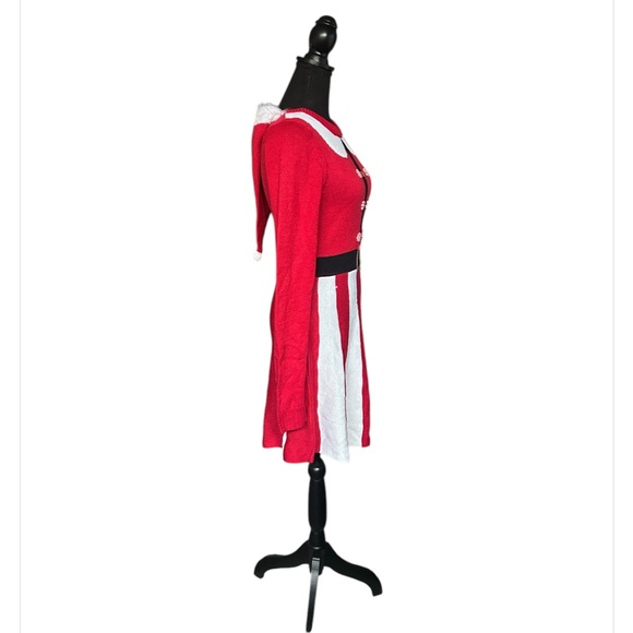 5/25$ ✨ Christmas Dress - Picture 3 of 5